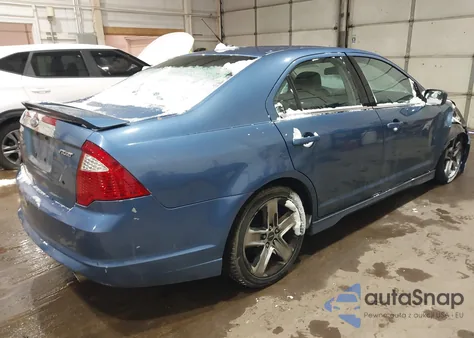 2010 Ford Fusion Sport z USA, uszkodzony, nr VIN 3FAHP0KC3AR240320